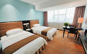 โรงแรมสกายไลน์ พลาซ่า